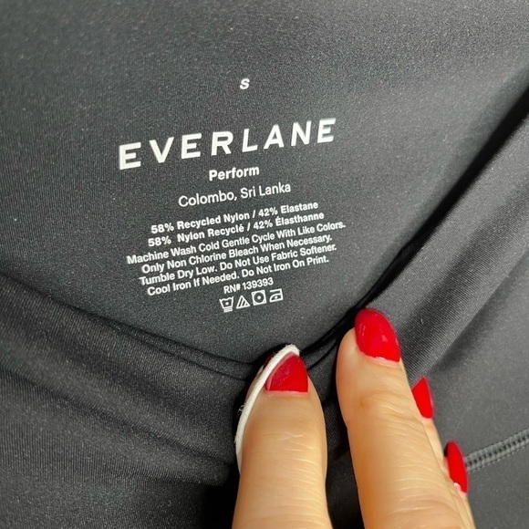Everlane The Perform Bike Shorts, NWT - Picture 5 of 5
